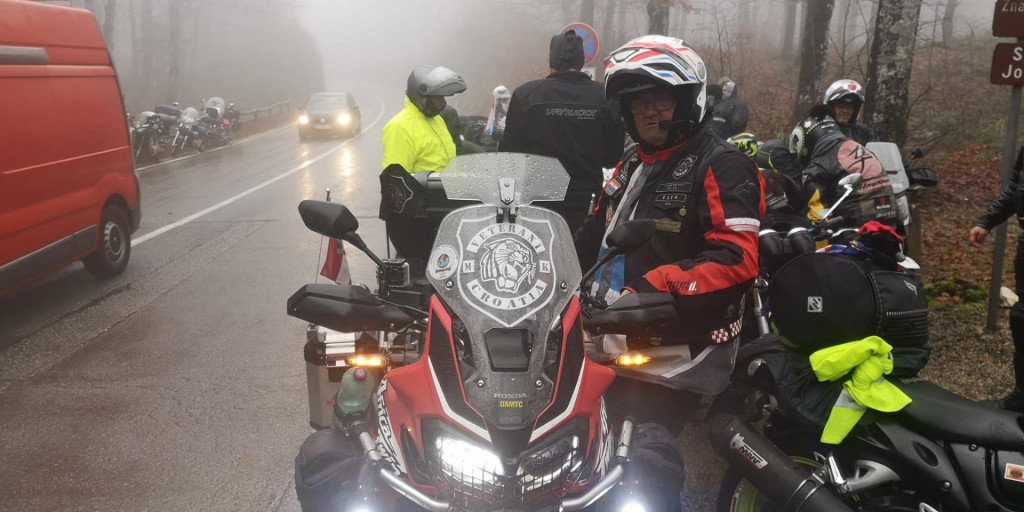 Hladno i vlažno vrijeme prati bikere koji svaku godinu putuju u Vukovar kako bi odali počast žrtvama u Domovinskom ratu