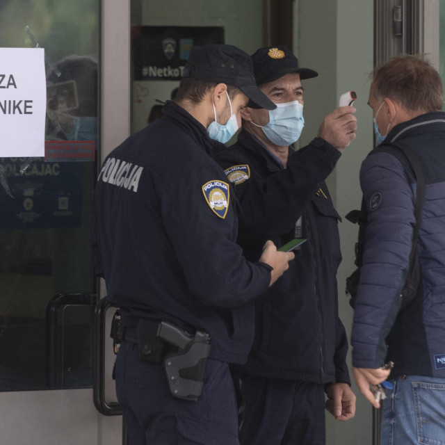 Ispred zgrada policijskih uprava diljem Hrvatske provodi se nadzor službenika