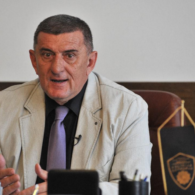 Dragan Lukač dugo je na čelu policije, vjerojatno i zbog talenta za zaštitu i osiguranje