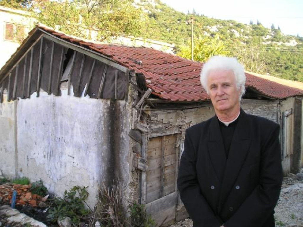 Župnik don Petar Mikić