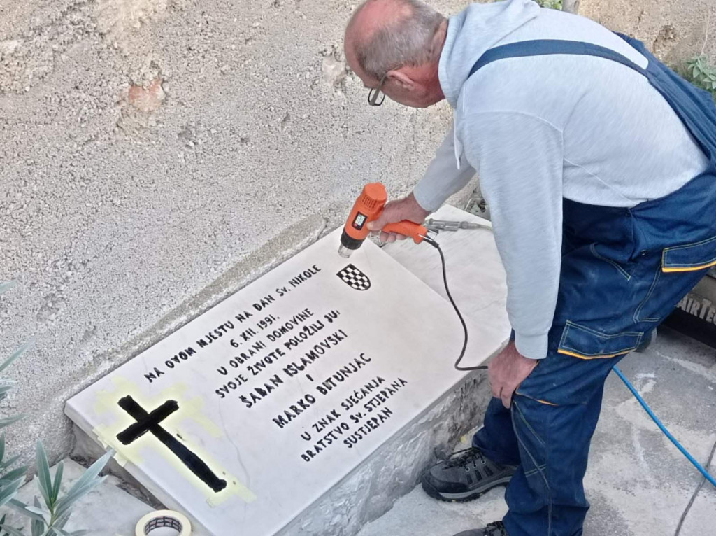 Udruga branitelja Dubrovnik restaurirala spomen ploče u Sustjepanu