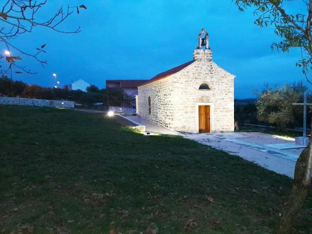 Obnova crkve Budak