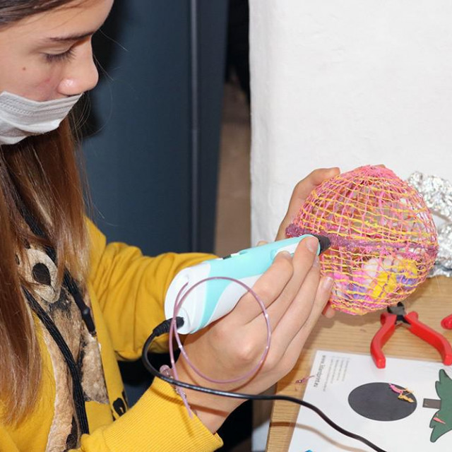 Održano je 6 božićnih radionica crtanja 3D olovkama u Centru za mlade Dubrovnik