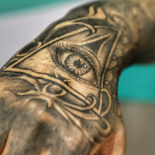 Mnogi na sebe tetoviraju znakove tajnog društva