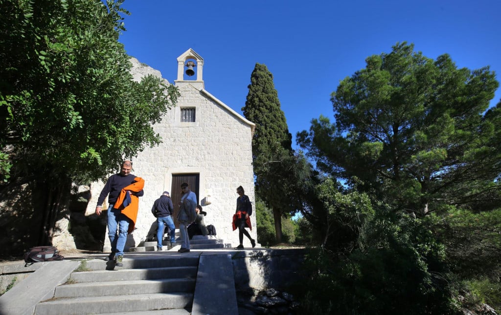 Obnovljena crkvica Gospe od Betlema na južnoj strani Marjana