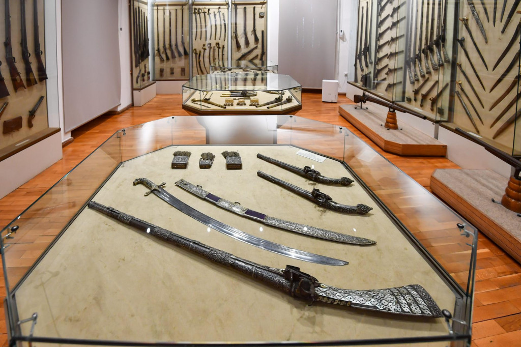 Dio oružja Bokeljske mornarice iz fundusa Pomorskog muzeja Crne Gore u Kotoru