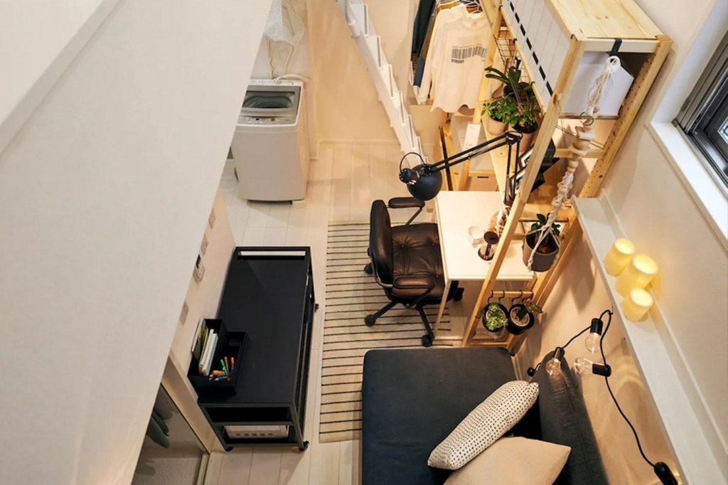 Za dizajn ovog malenog stana IKEA Japan koristi različite trikove za uštedu prostora