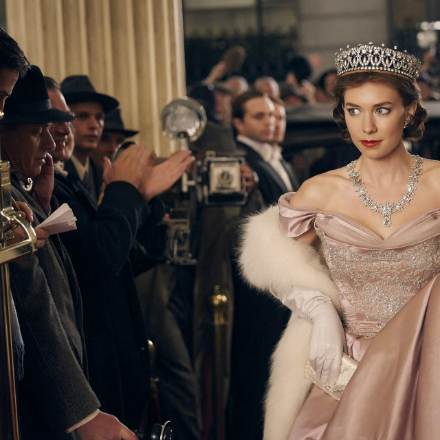 Scena iz popularne serije ”Kruna”: i anegdota o kraljičinim grudnjacima dobro bi došla u scenariju