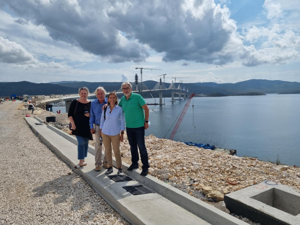 Boris Mikšić i njegov tim posjetili su Pelješki most tijekom aplikacije MCI® proizvoda.