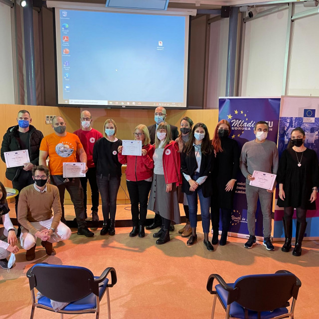 Savjet mladih Grada Šibenika, &amp;#39;Mladi u EU&amp;#39;  i Savjet mladih Šibensko-kninske županije organizirali su dodjelu volonterskih nagrada volonterima i organizatorima volontiranja