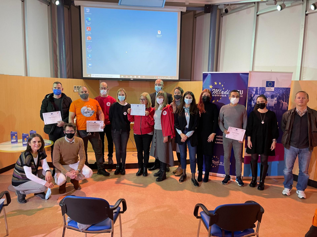 Savjet mladih Grada Šibenika, &amp;#39;Mladi u EU&amp;#39;  i Savjet mladih Šibensko-kninske županije organizirali su dodjelu volonterskih nagrada volonterima i organizatorima volontiranja
