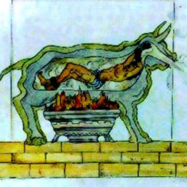”Zavareni bik” – šuplji mesingani kip u prirodnoj veličini u koji bi se ubacivao osuđenik, a onda bi se ispodnaložila vatra&lt;br /&gt;
 