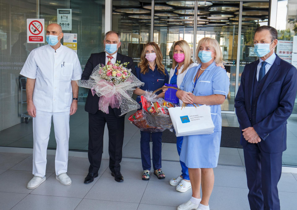 Župan Blaženko Boban uručio je prigodne darove za prvu rodilju koja je rodila u 2022. godini