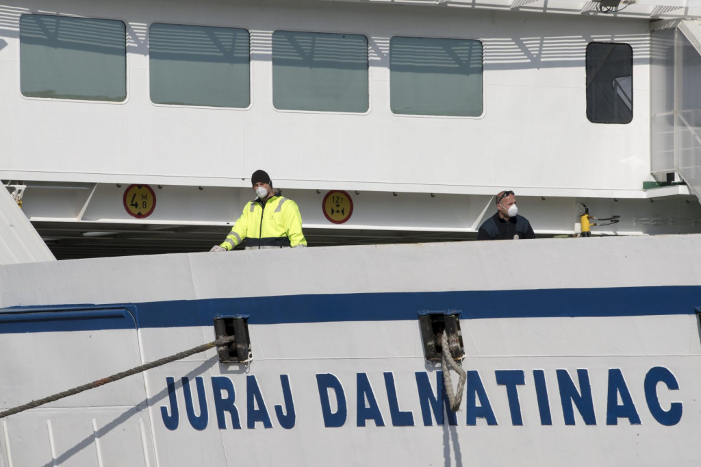 Posada i putnici &amp;#39;Jurja Dalmatinca&amp;#39; pravodobno su i odogovorno  reagirali u kritičnoj situaciji