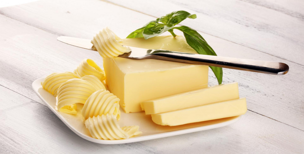 Margarin se počeo proizvoditi početkom 19. stoljeća kao jeftinija verzija maslaca