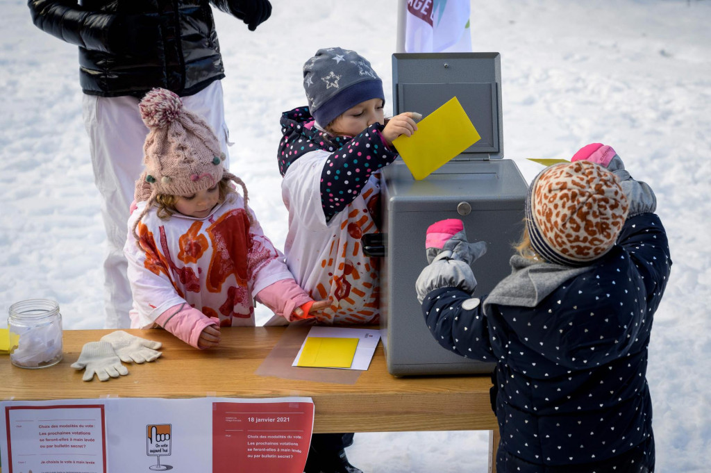 Predškolci u Lausannei na &amp;#39;referendumu&amp;#39;; cilj je odmalena pripremati mlade na sudjelovanje u poznatom švicarskom sustavu izravne demokracije