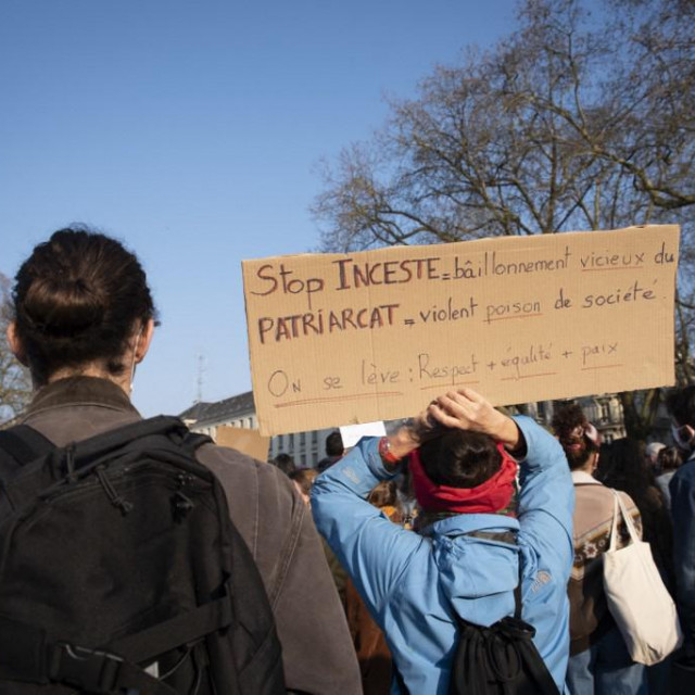 Stop incestu! – poruka s transparenta na lanjskom prosvjedu u Nantesu