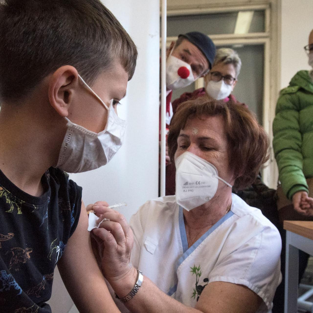 Cijepljenje djece u Pragu