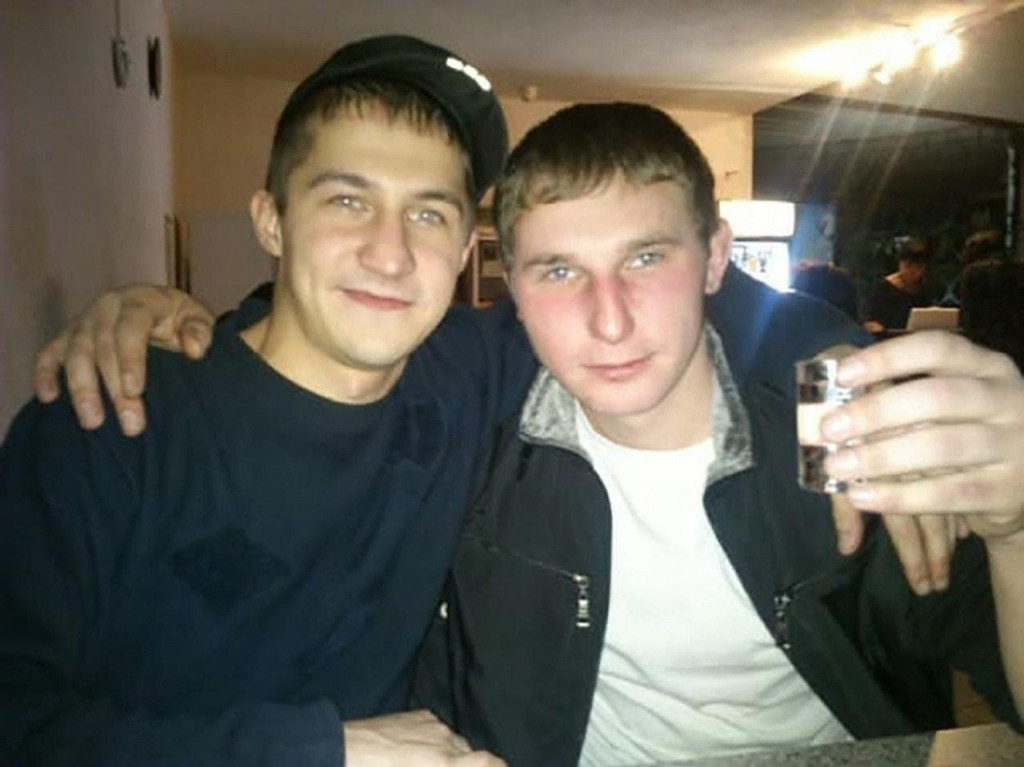 Pedofil Oleg Sviridov (lijevo) s prijateljem desno kojem je silovao kćerku