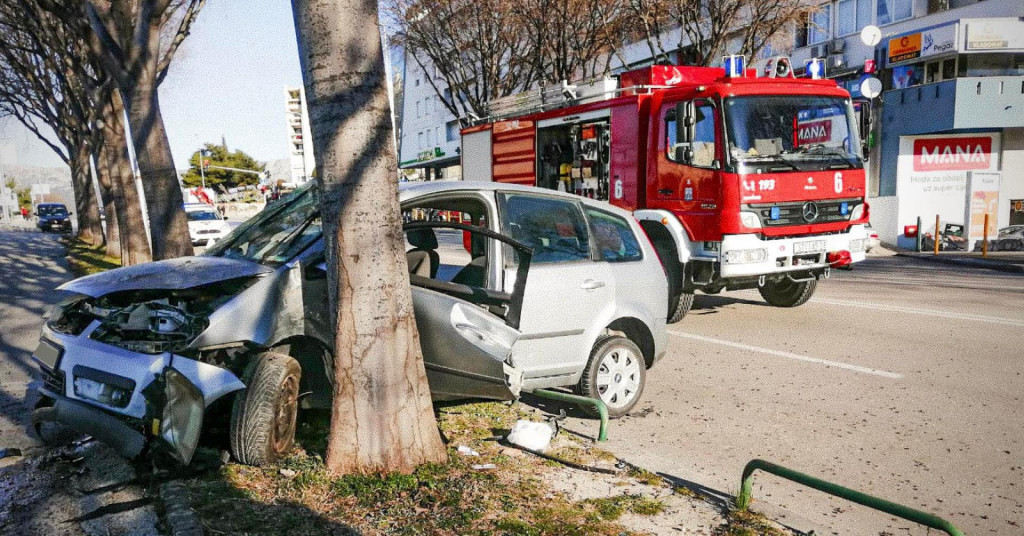 Prometna nesreća na Velebitskoj ulici