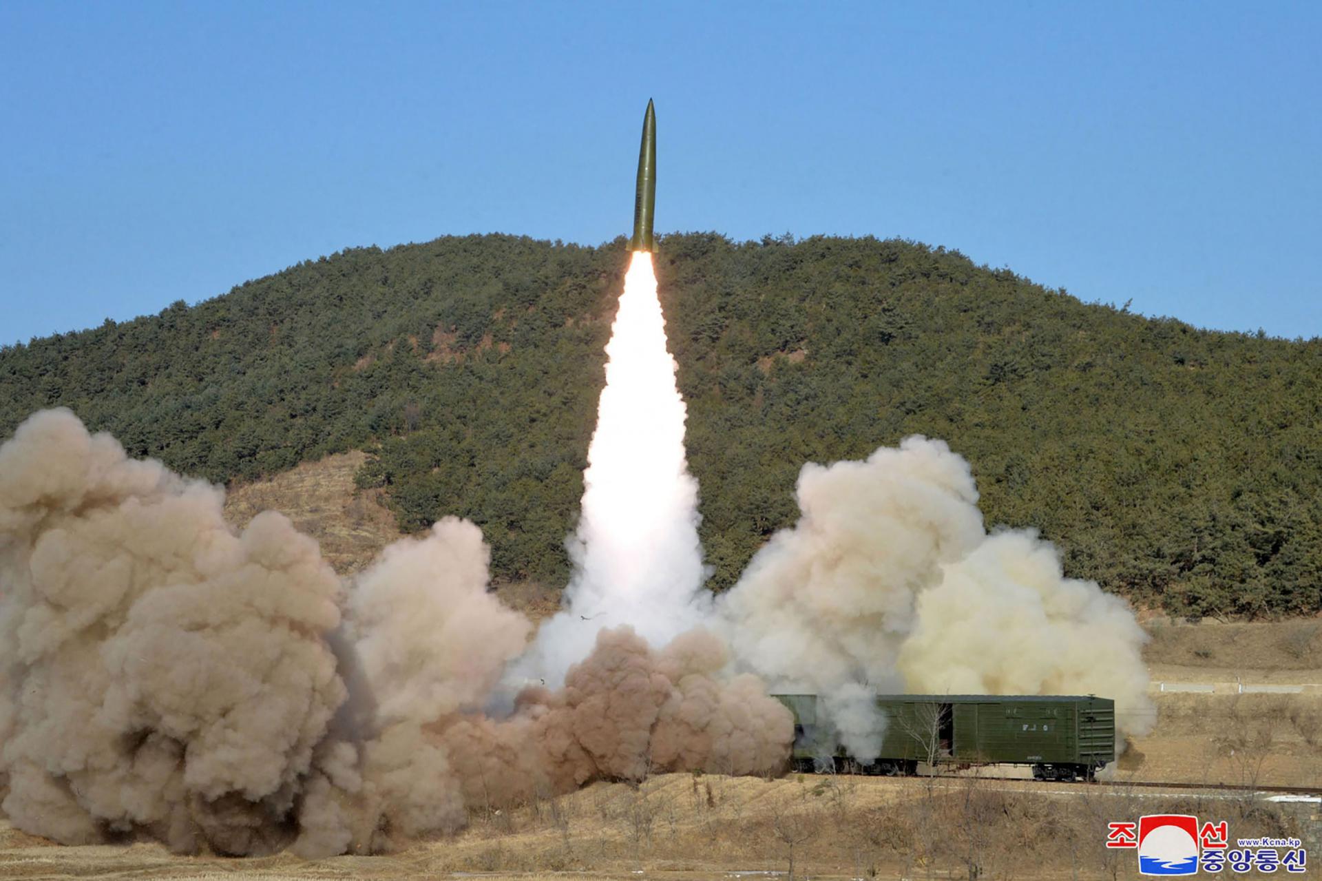 Slobodna Dalmacija - Sjeverna Koreja ponovno lansirala balističke rakete: Dva  projektila ispaljena iz zračne luke blizu Pjongjanga. 'Imamo legitimno  pravo na samoobranu!'