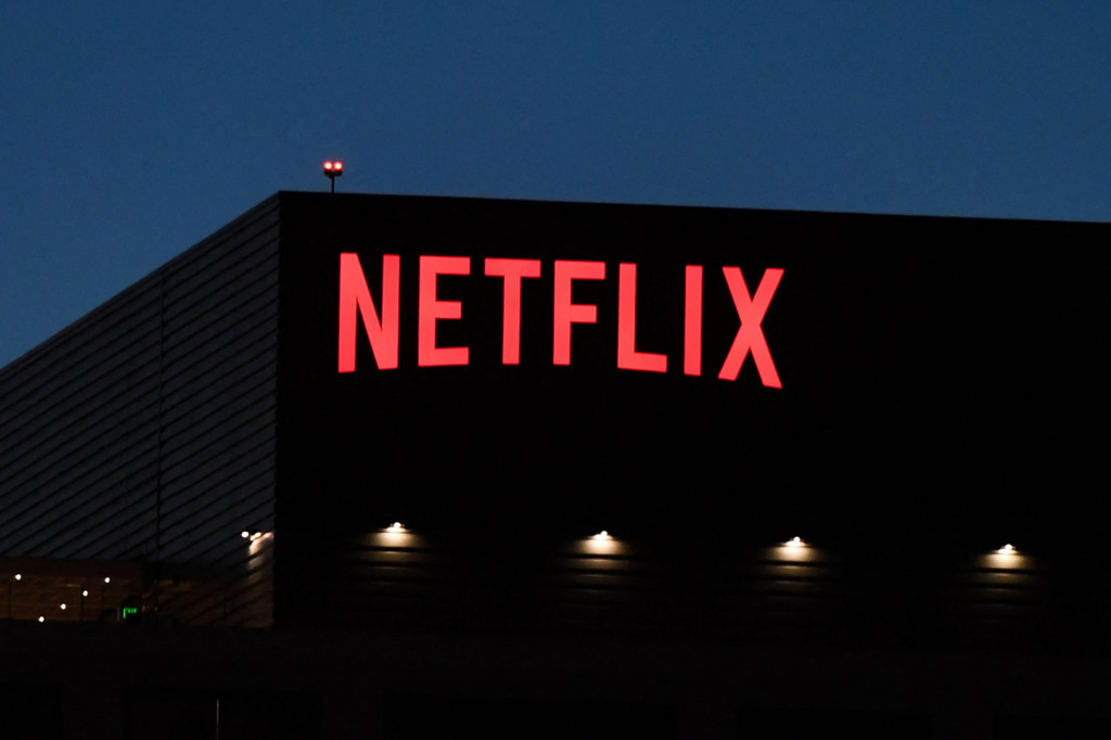 Logo Netflixa na upravnoj zgradi u Los Angelesu