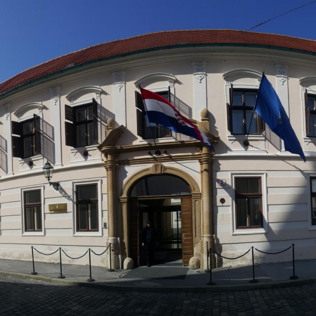 Zgrada hrvatske Vlade - po evidenciji ispada da dužnosnici nisu među velikim dužnicima