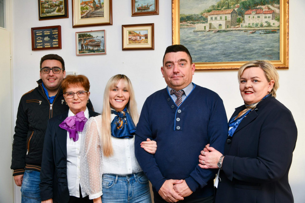Festanjul Toni Cvjetković s obitelji - sin Antonio, majka Lucija, kćer Lucijana i supruga Lucija