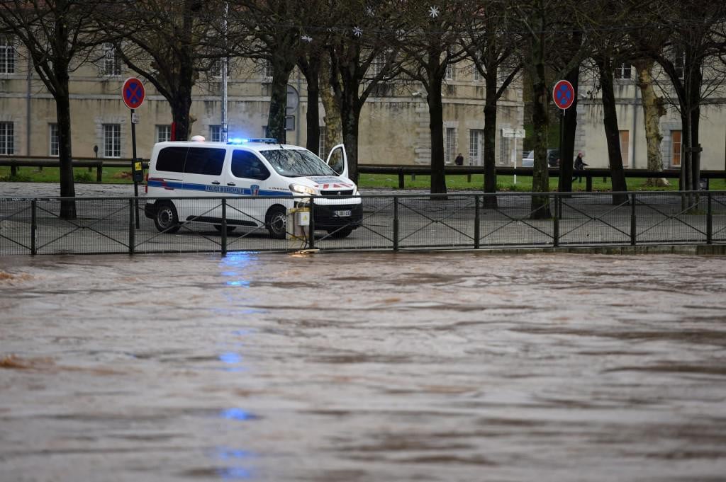 Slobodna Dalmacija Strava U Francuskoj U Putnoj Torbi Prona En Mrtav Godi Njak Za Jeziv