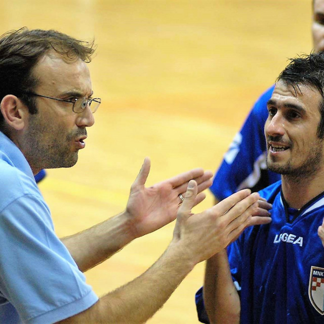 Vrijeme kad je Square nastupao pod imenom GOŠK, bilo je to 2006. i 2007. godine - trener je bio Bartul Vukojević, a igrao Sandro Salacan