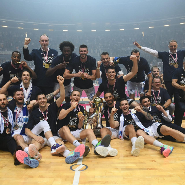 Košarkaši Zadra su nakon 13 godina čekanja doma vratili titulu prvaka Hrvatske