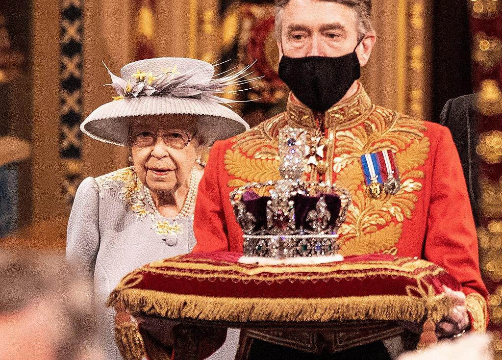 Kraljica Elizabeta II. snimljena 11. svibnja 2021. godine u britanskom Parlamentu