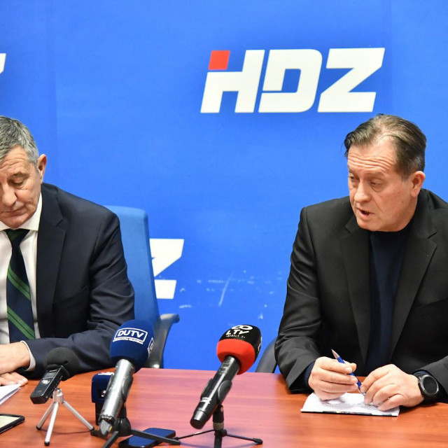 Teo Andrić i Nikša Sentić na konferenciji za novinare Dubrovačko-neretvanskog HDZ-a
