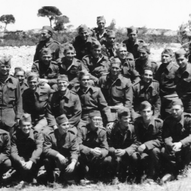 Momčad Hajduka grupno je otišla u partizane; fotografija iz arhiva SD snimljena je 1944. godine na Visu