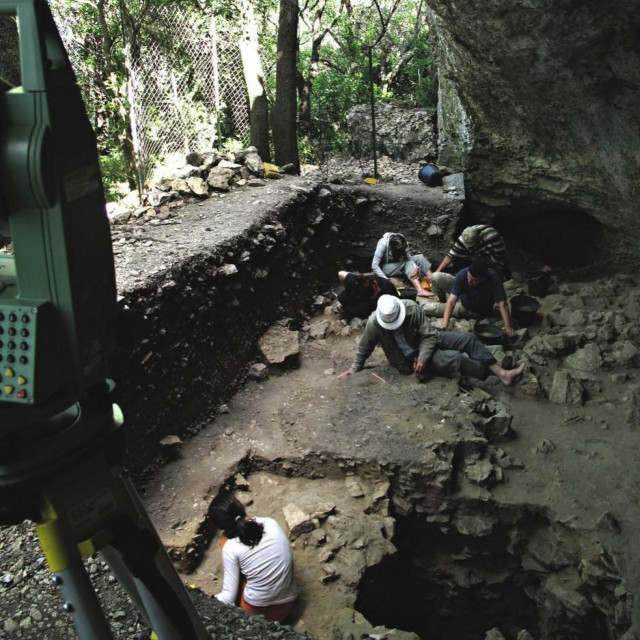Arheološko iskapanje u pećini Mandarin