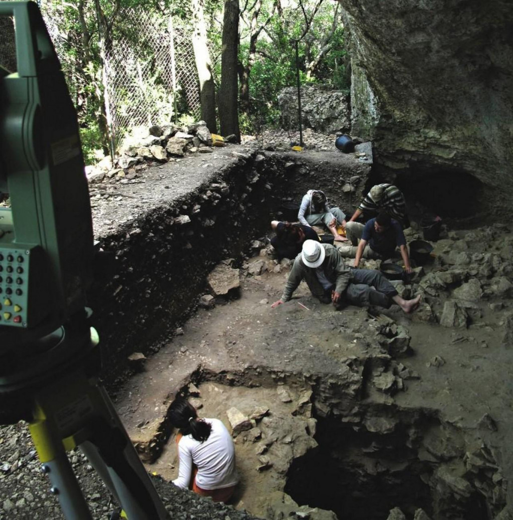 Arheološko iskapanje u pećini Mandarin