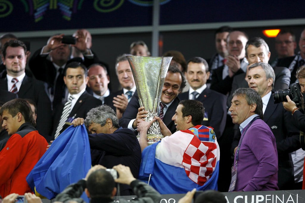 Darijo Srna je u Istanbulu 2009. kao kapetan Šahtara preuzeo pokal pobjednika Kupa UEFA