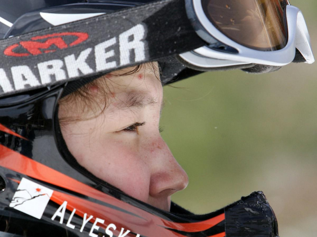 Callan Chythlook-Sifsof je bila dio američke snowboarde ekipe na ZOI u Vancouveru 2010.