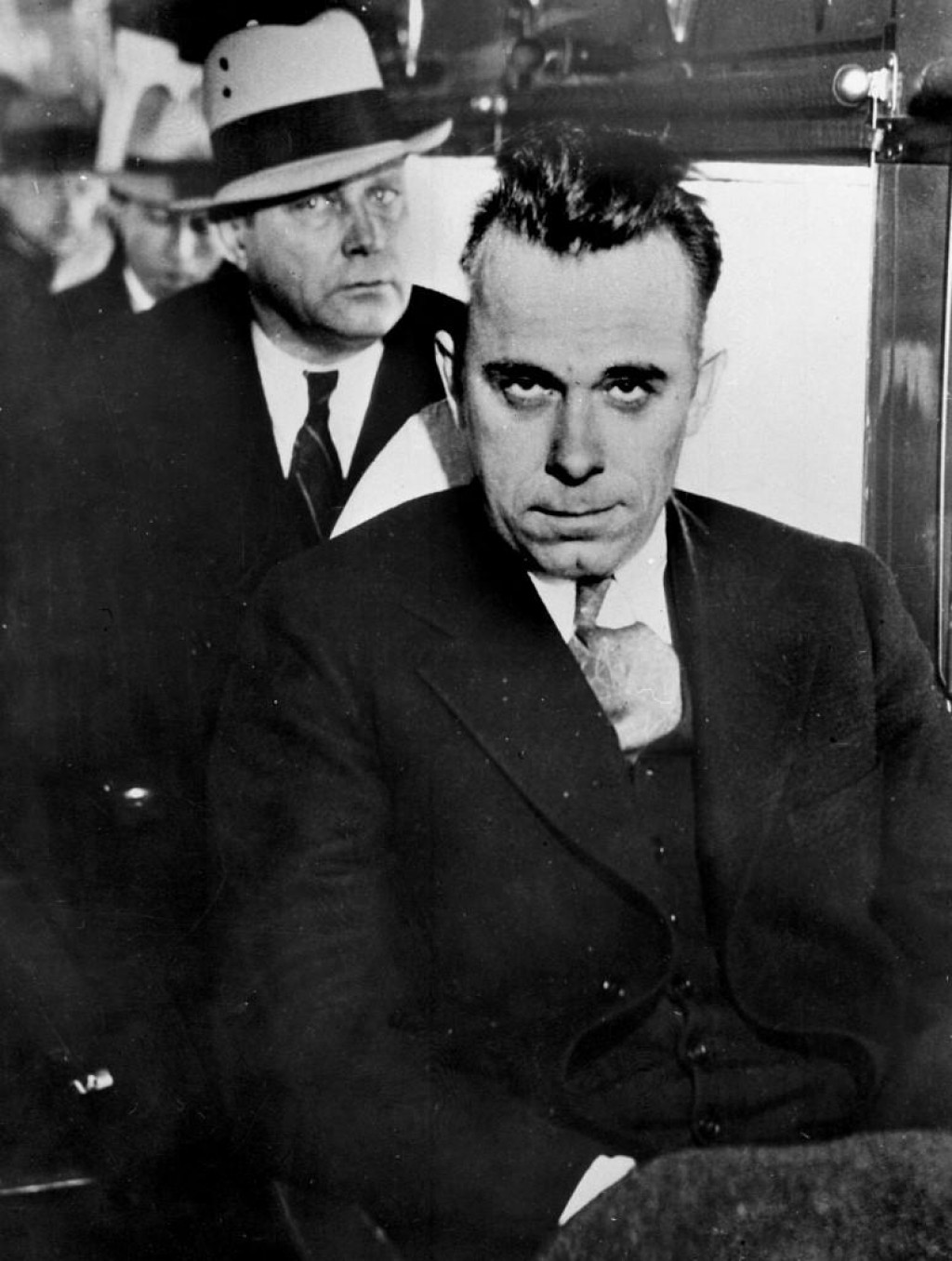 John Dillinger, s pratnjom