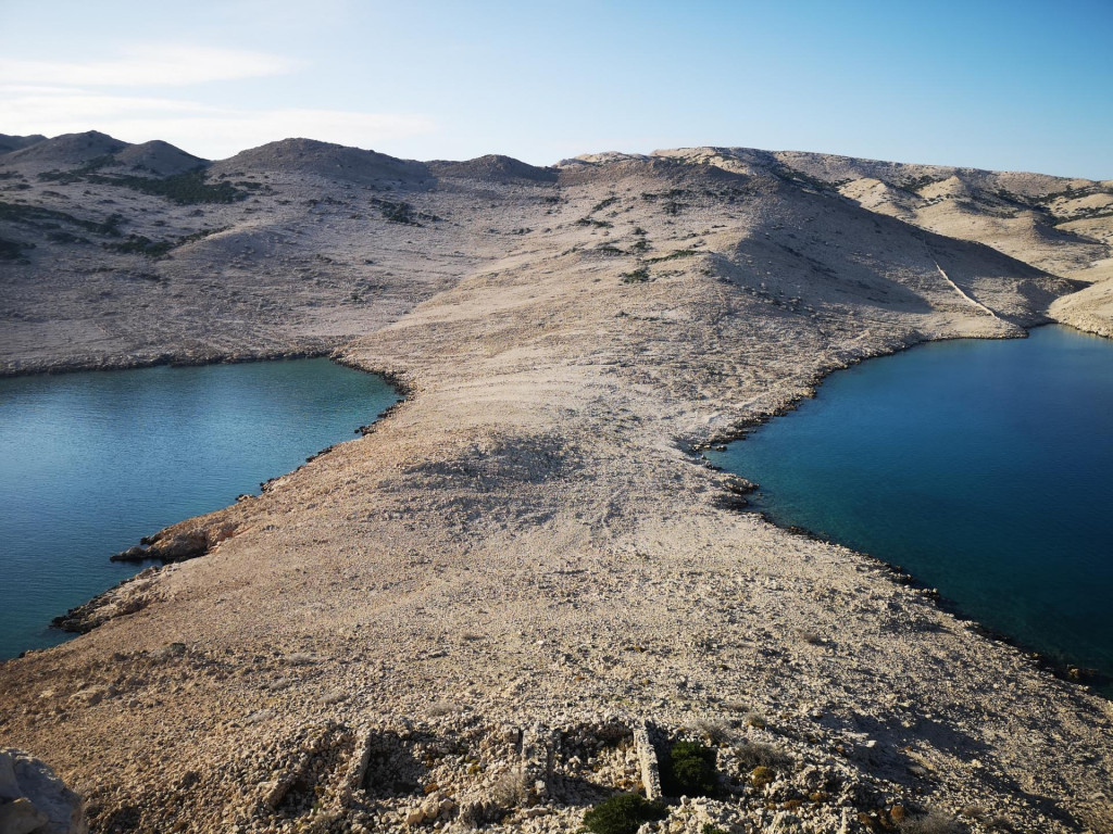 Pag, mjesečeva površina u koju je upisana agonija&lt;br /&gt;
Shutterstock