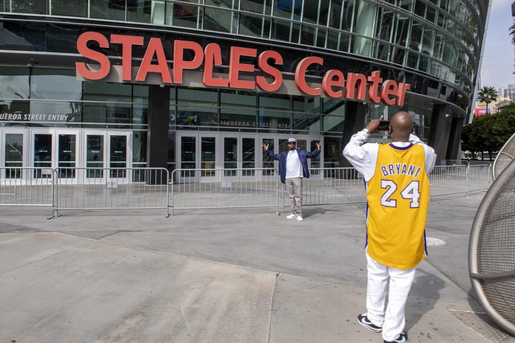 Dom LA LakersA zvao se Staples Center, a preimenovan je u Crypto.com Arenu