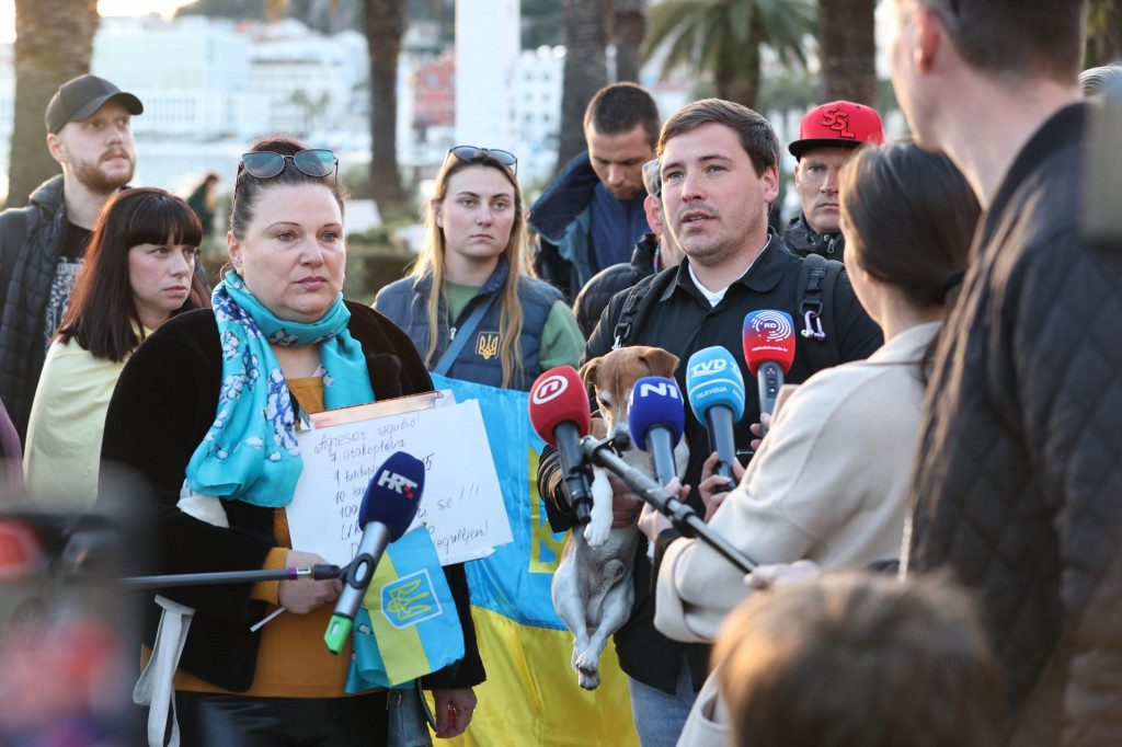 Split, 240222.&lt;br /&gt;
Ukrajinci na splitskoj rivi prosvjeduju protiv agresije na Ukrajinu.&lt;br /&gt;
Na fotografiji: Viktorija Balan.&lt;br /&gt;