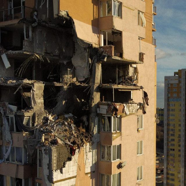 Razrušena zgrada u Kijevu