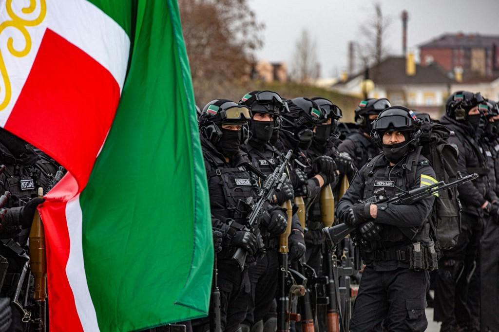 Čečenske trupe snimljene u Groznom prije odlaska u Ukrajinu