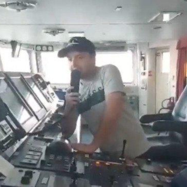 Gruzijski opskrbni brod odbija ruskom brodu dati gorivo