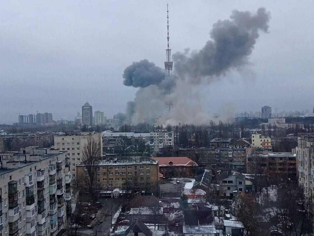 Raketiranje TV tornja u KIjevu kao nasilni vrhunac brutalne borbe za dominaciju u eteru