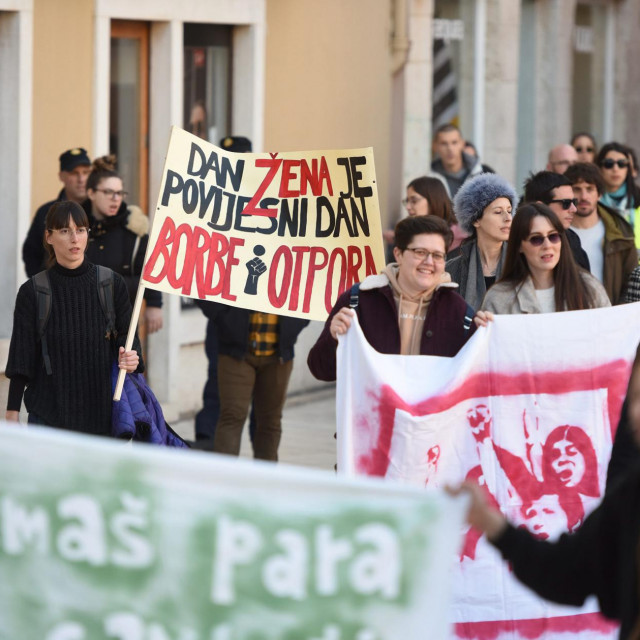 Prošlogodišnji marš članova kluba studenata sociologije Antifjaka na Sveučilištu u Zadru povodom Dana žena