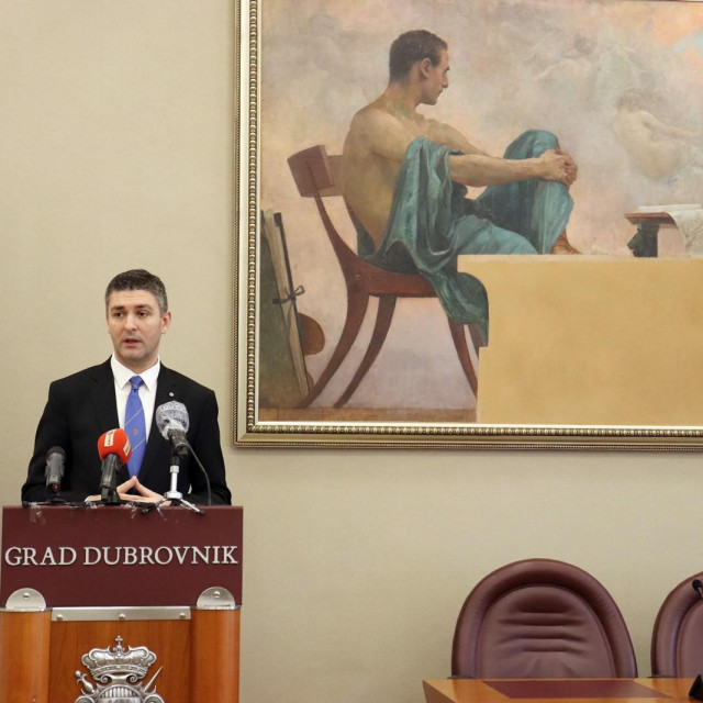 Gradonačelnik Dubrovnika Mato Franković za govornicom&lt;br /&gt;
(Ilustracija)
