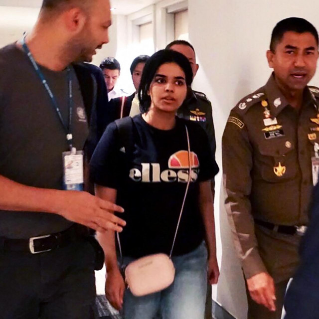 Rahaf Mohammed al-Qanun snimljena 2019. godine na aerodromu u Bangkoku