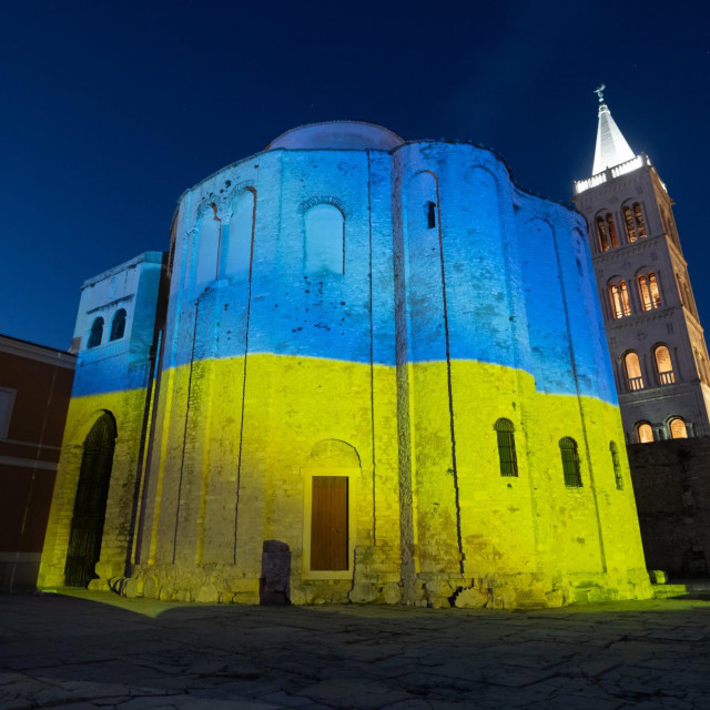 Crkva Sv. Donata na Forumu veceras je u znak podrske ukrajinskom narodu obojana u boje ukrajinske zastave&lt;br /&gt;
 